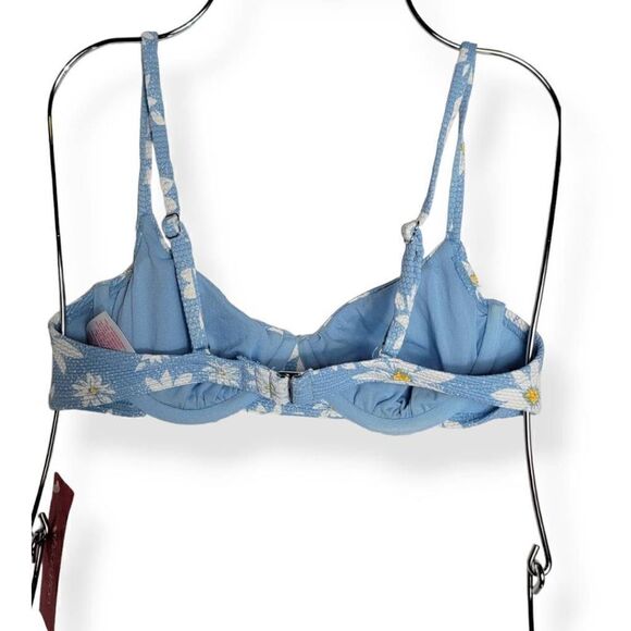 Xhilaration Daisy Underwire Bikini atop XS Junior (00) - Picture 2 of 3